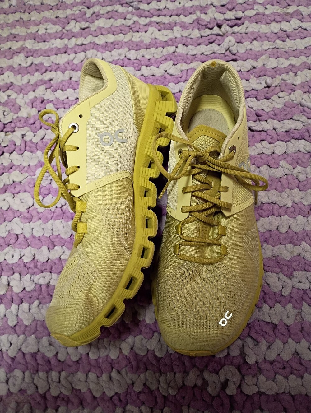 On Running Women’s Yellow Cloud-Style Athletic Shoes
